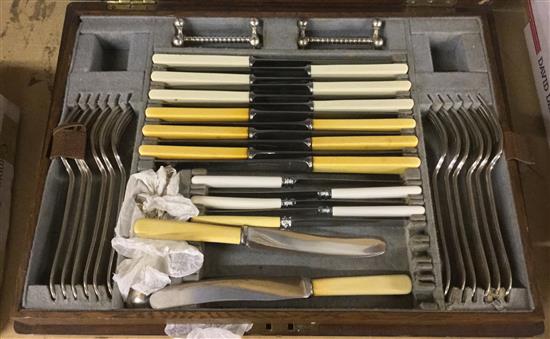 Plated part canteen of cutlery(-)